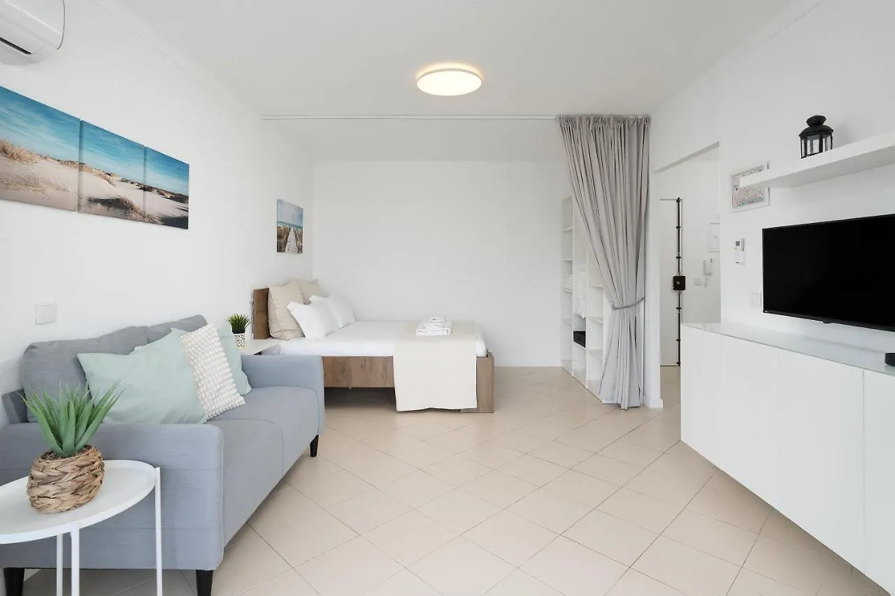 Sunny Studio W/ Balcony In Portimao By Lovelystay location
