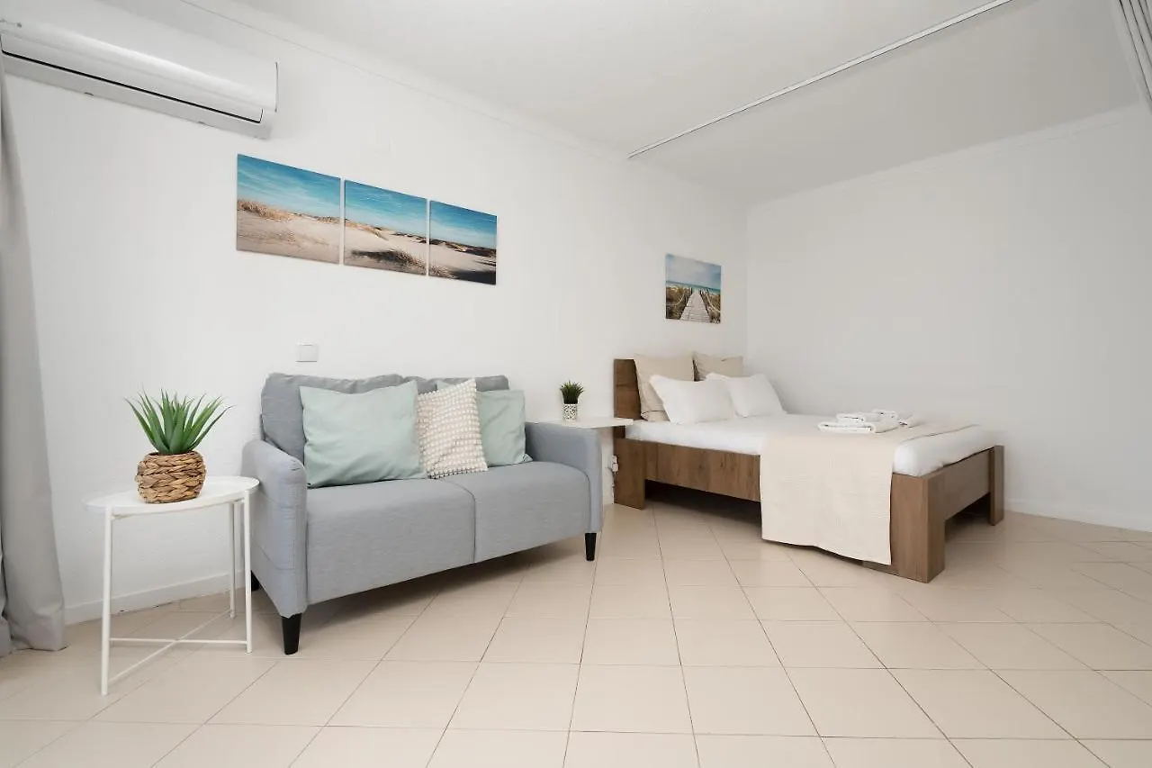 Sunny Studio W/ Balcony In Portimao By Lovelystay Apartment